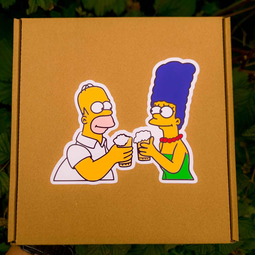Cajita personalizada de Homero y marge cerveza
