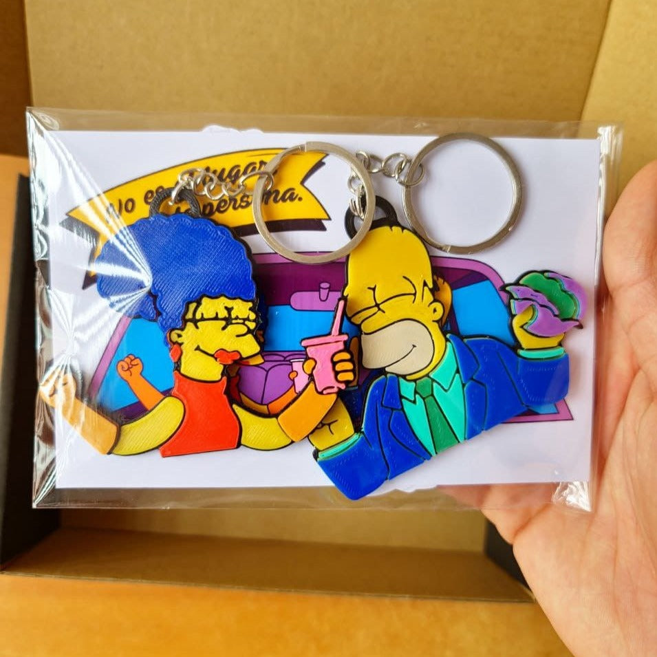 Llavero de Homero y Marge enamorados