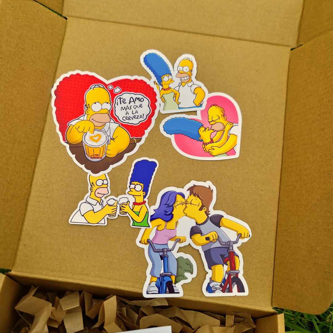Llaveros personalizados de Homero y marge cerveza1
