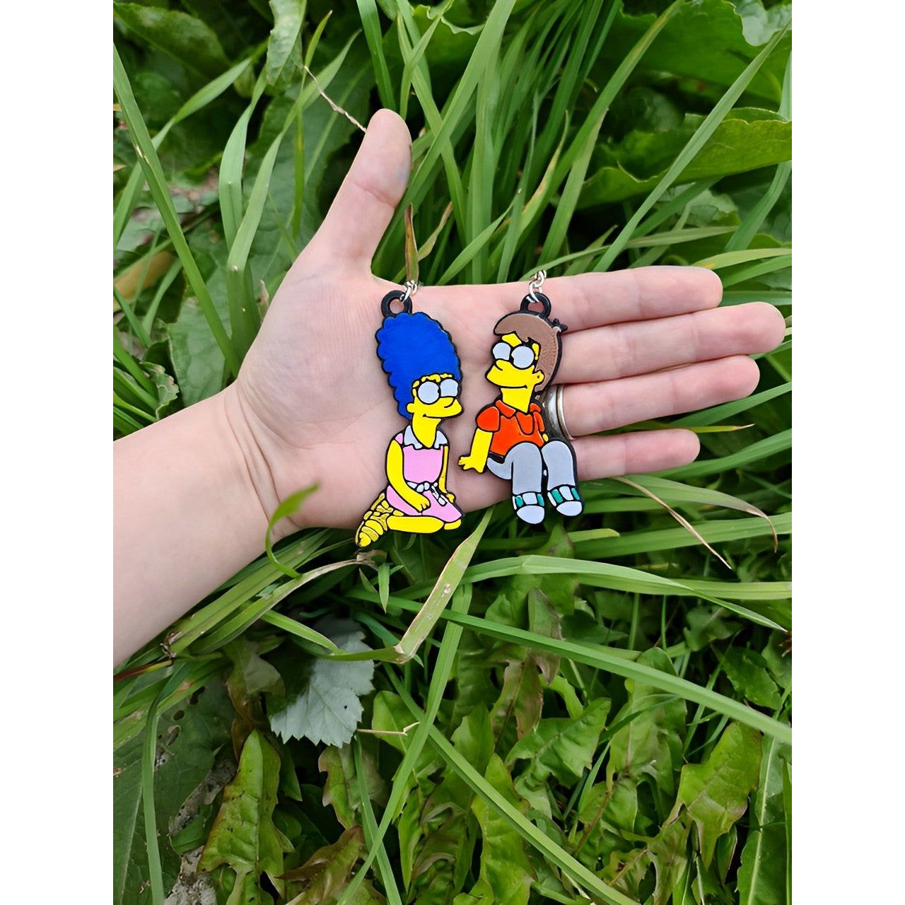 pack de llaveros de homero y marge jovenes2