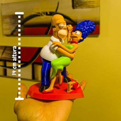 Figura de Homero y Marge enamorados.